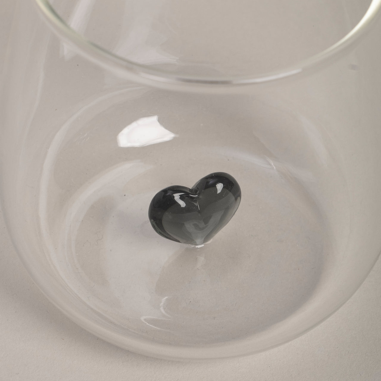Trinkglas Herzfigur schwarz